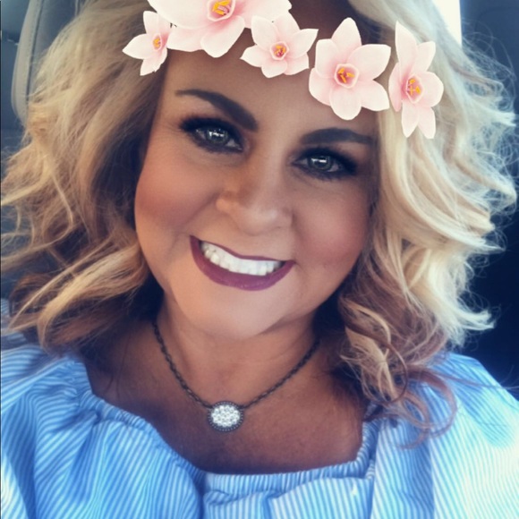 Meet your Posher, Gina - Picture 3 of 6